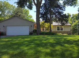 5757 Recreation Dr, West Bloomfield, MI 48324