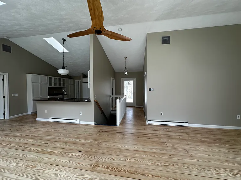 487 Carpenter Ln — Photo 7