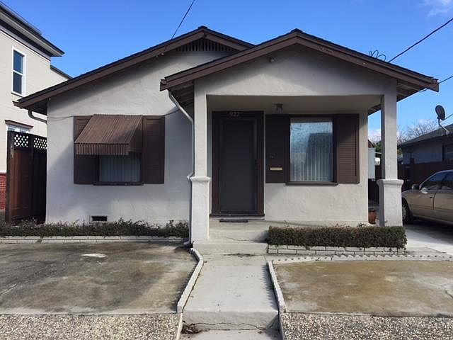 1st image of 922 Harliss Ave