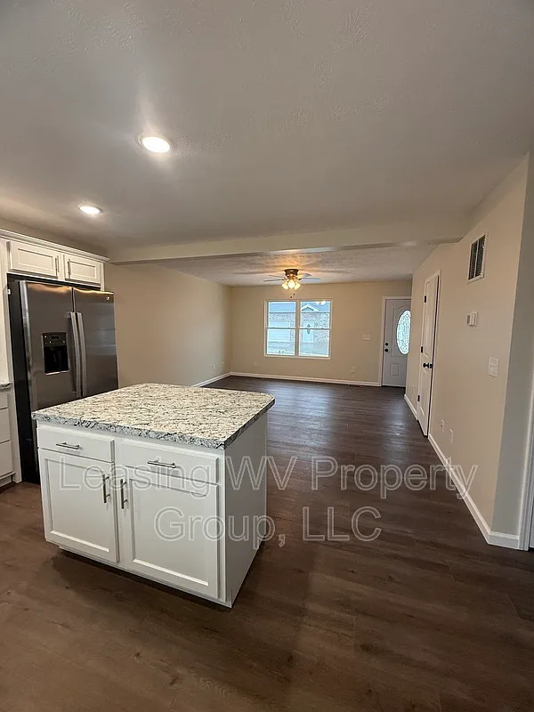 3 bed, 3.5 bath, 1737 sqft, $1,700 — Photo 2
