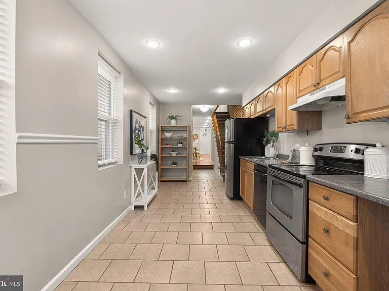 110 S Wolfe St — Photo 18