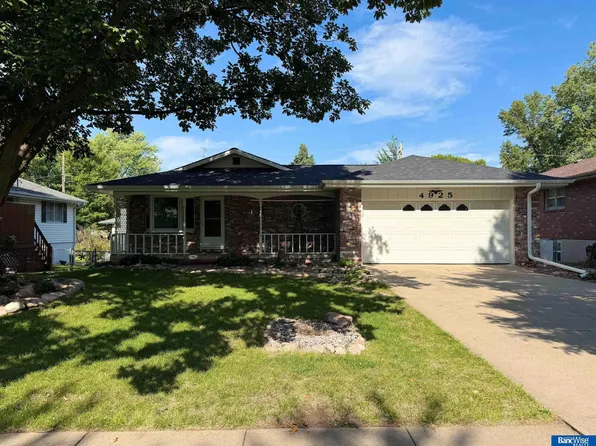 4925 Cresthaven Dr, Lincoln, NE 68516