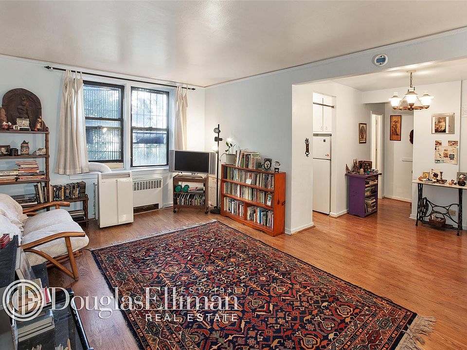 1st image of 305-313 W 18th St #2G