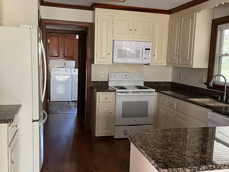 13912 Stoney Ridge Ct — Photo 4
