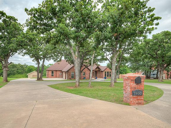 2nd image of 1900 Rock Oak Pl