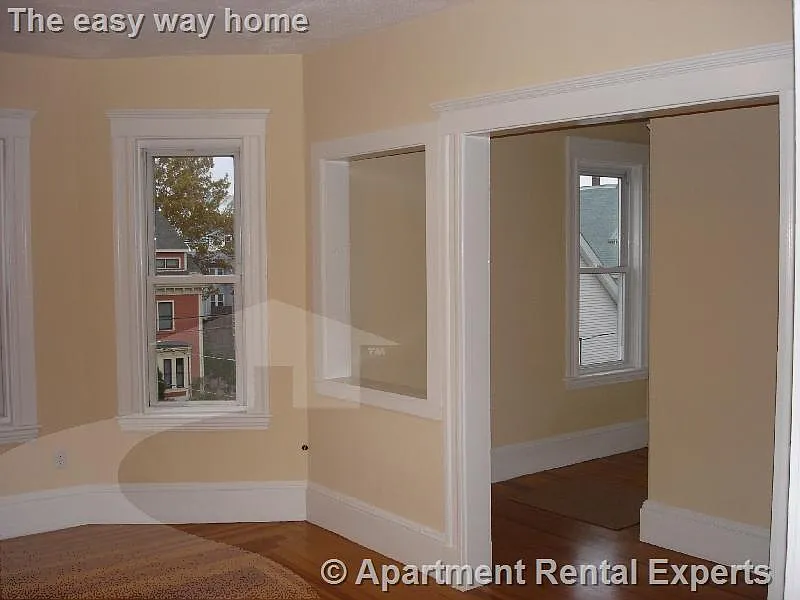 2 bed, 850 sqft, $3,100 — Photo 2
