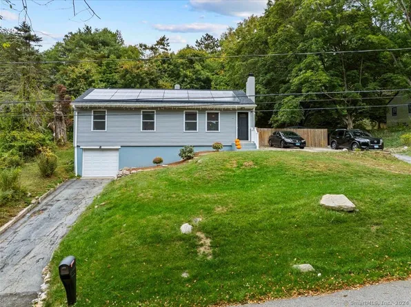 40 Peachvale Drive, Montville, CT 06382