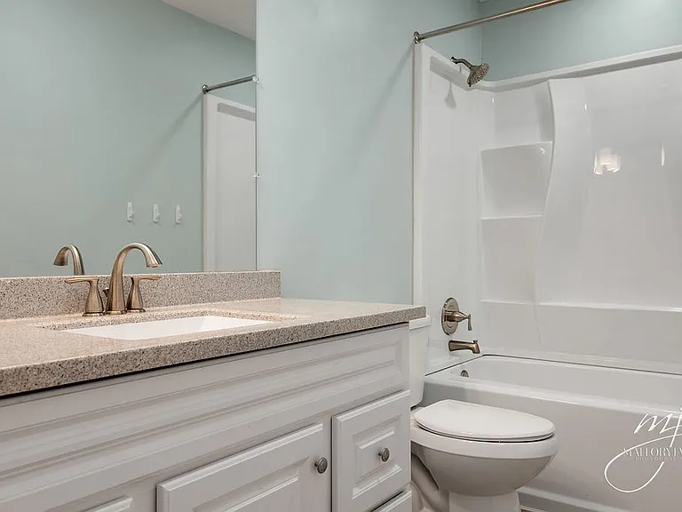 93 Cochran Dr — Photo 5