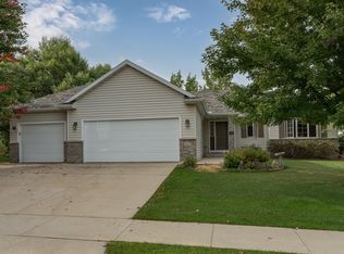 6147 Shetland Dr NW, Rochester, MN 55901