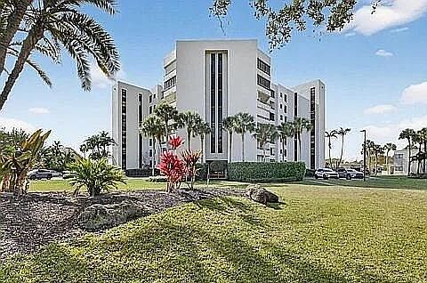 1st image of 6463 La Costa Drive #105
