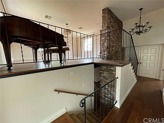 3rd image of 2880 Hudson Ave