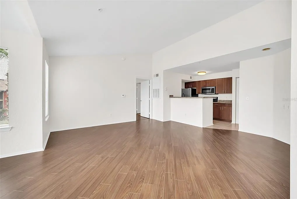 2 bed, 2.0 bath, 1026 sqft, $1,750 — Photo 3
