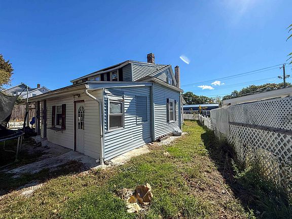3rd image of 106 Burke Street