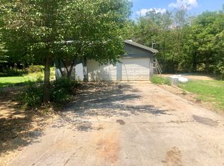 1061 York Rd NE, Cleveland, TN 37323