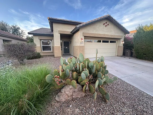 14332 W Mitchell Dr