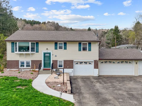 4 Preston Dr, Glen Aubrey, NY 13777