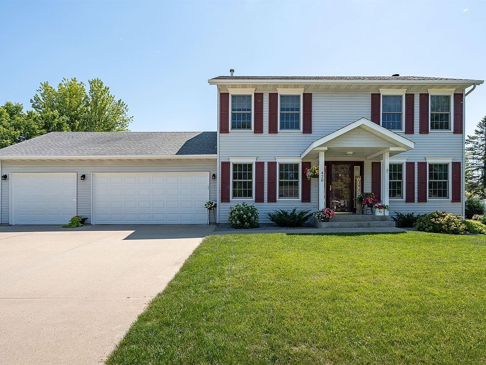 1st image of 420 Pebble Beach Dr NE