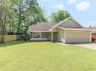 99 Oakdale Dr, Columbus, MS 39705