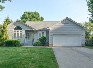 1428 6th St, West Babylon, NY 11704