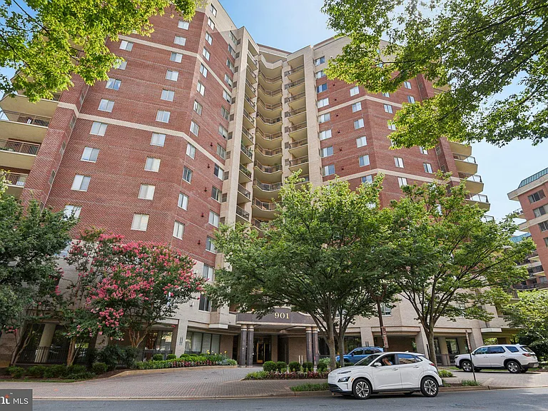 901 N Monroe St #1013 — Photo 1