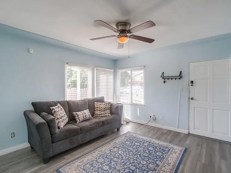 3877 Chamoune Ave — Photo 11