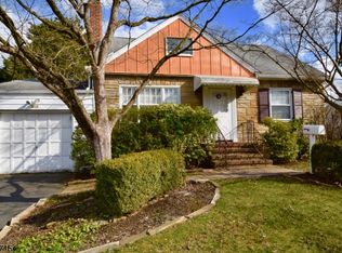 355 Mountain Ave, Springfield, NJ 07081