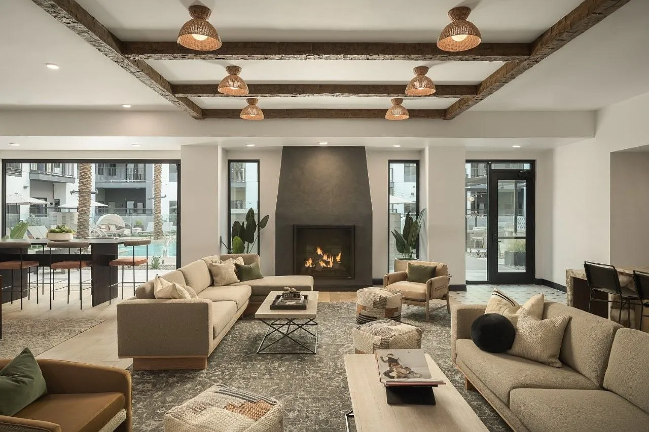 Smith & Rio — Photo 1