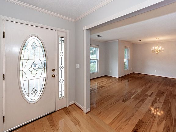 4th image of 114 Winston Way