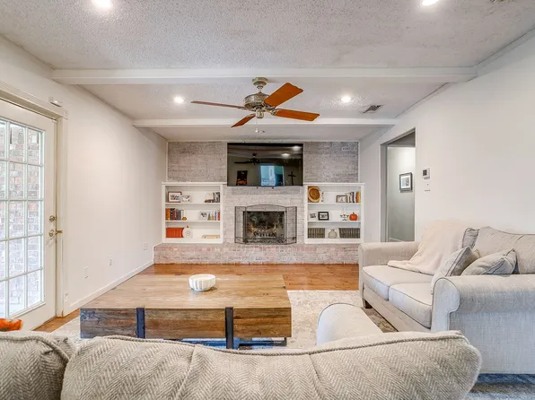 7616 David Ct, North Richland Hills, TX 76180