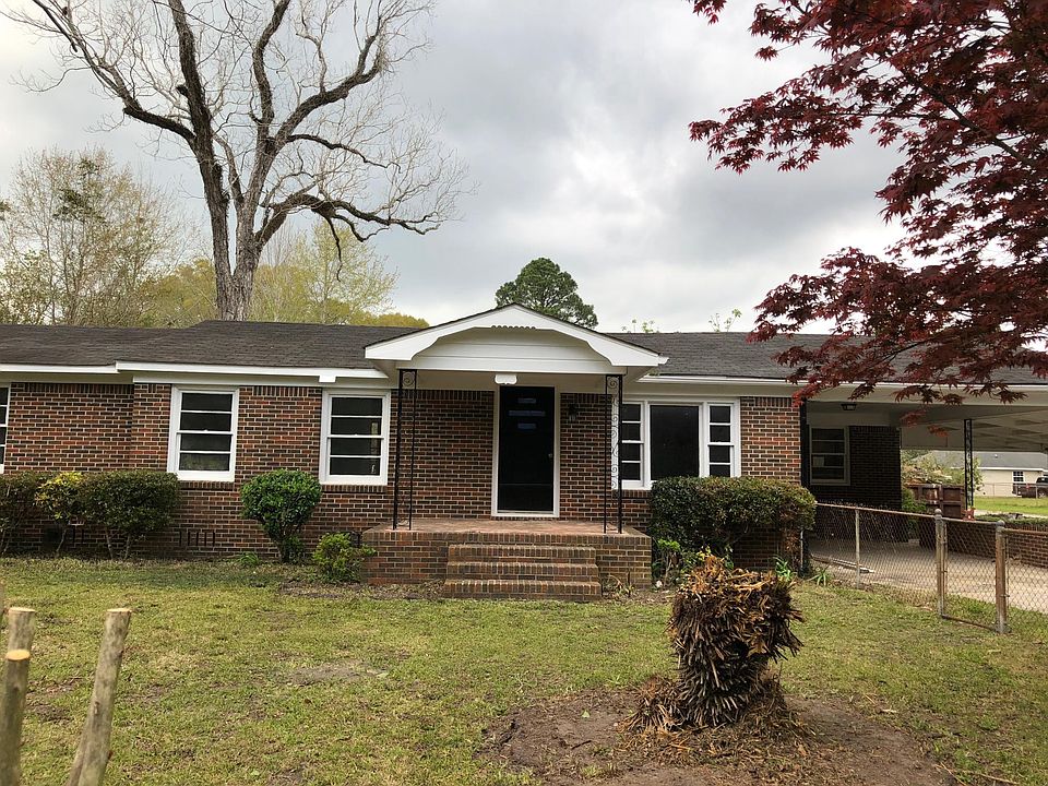 4 bed / 2 bath Brick Stunning Home