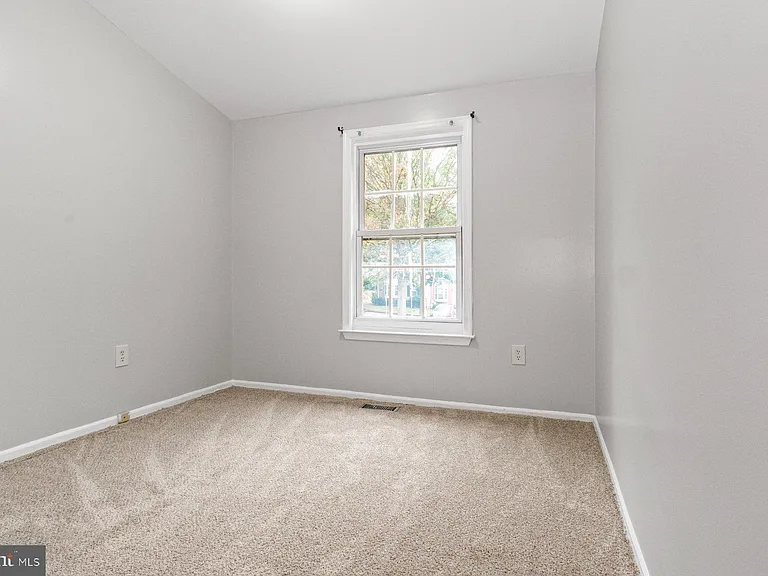 54 Hamlet Dr — Photo 18