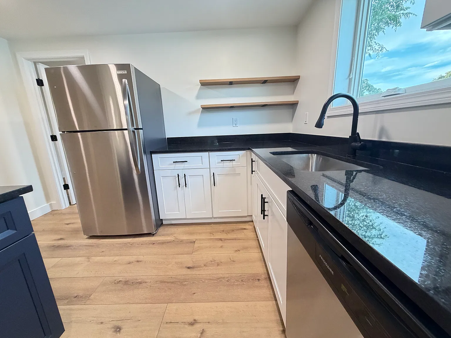 3 bed, 1500 sqft, $2,750 — Photo 2