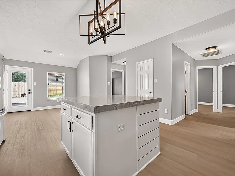 22210 Bellow Glen Dr — Photo 17