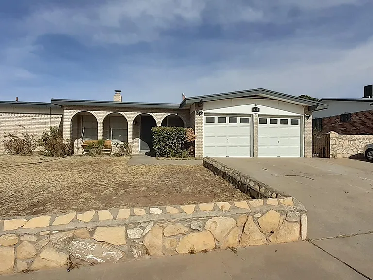 6613 Southwind Dr — Photo 2