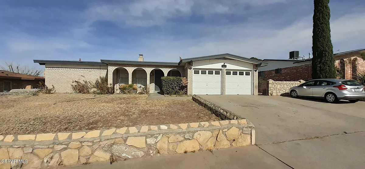 Building Photo - 6613 Southwind Dr