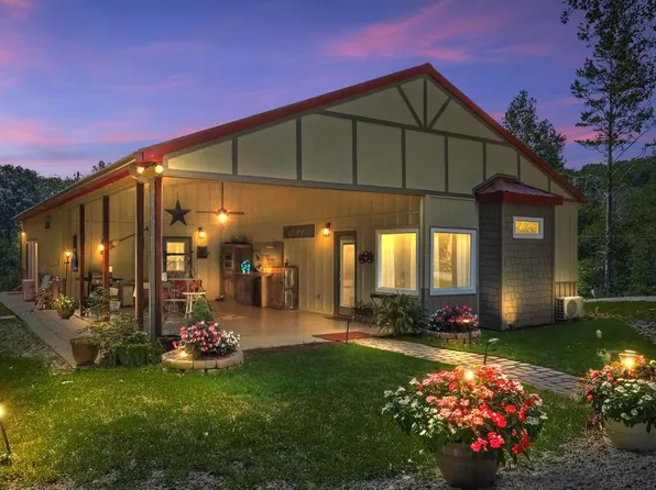 2 River Lodge Dr, Ellijay, GA 30540