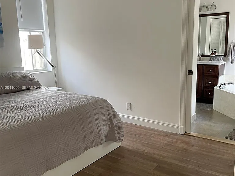 805 Falling Water Rd — Photo 16