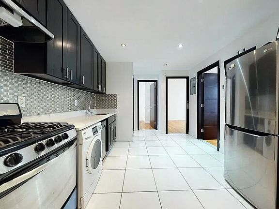 4th image of 964 Amsterdam Ave #412