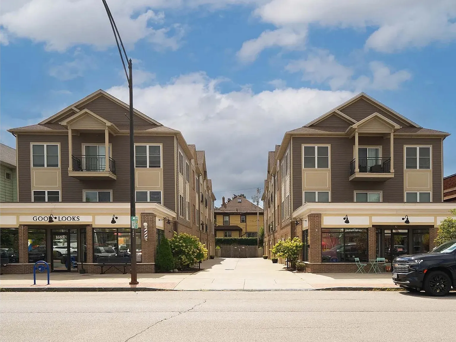 2 bed, 1200 sqft, $1,975 — Photo 1