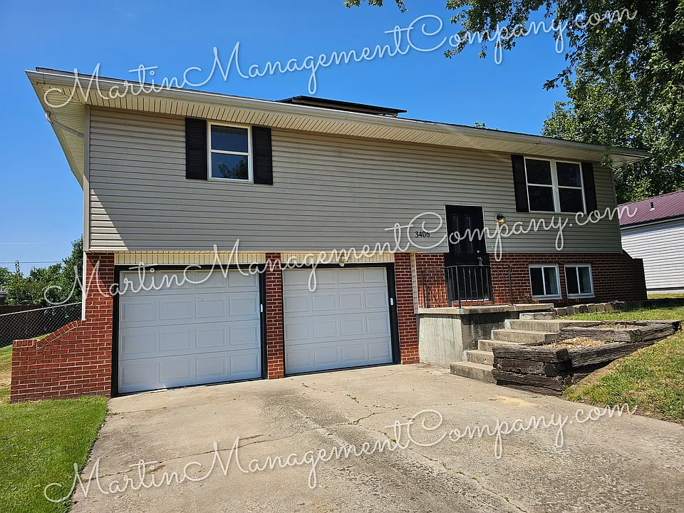 3406 S Grand Ave