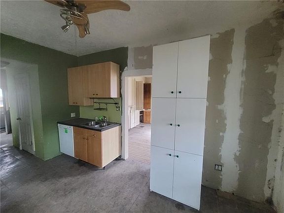 2nd image of 1226 Summerlea Ave