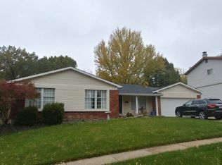 1141 Richland Dr, Chesterfield, MO 63017
