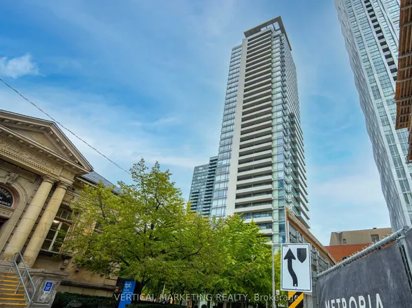 18 Yorkville Ave, Toronto, ON