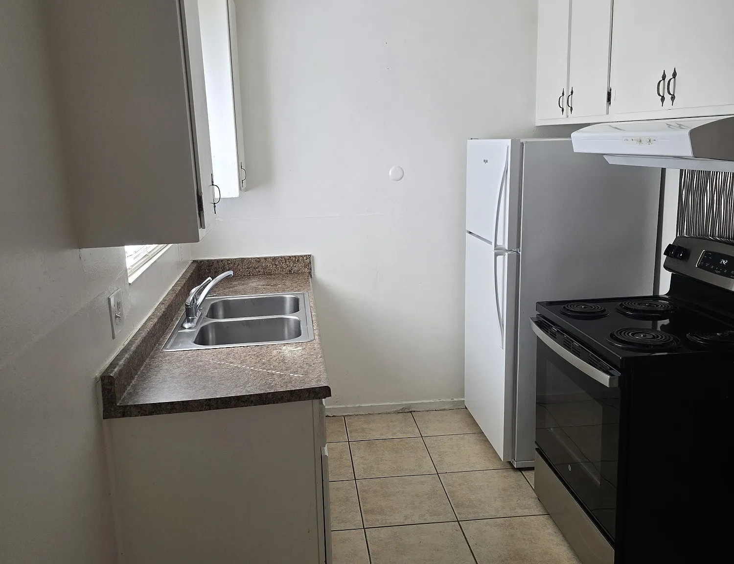2 bed, 750 sqft, $2,150 — Photo 3