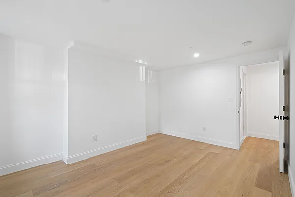 Rented by Nest Seekers International | media 13