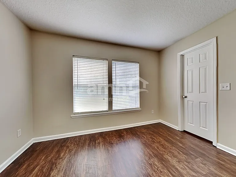 9146 Prosperity Lake Dr — Photo 16