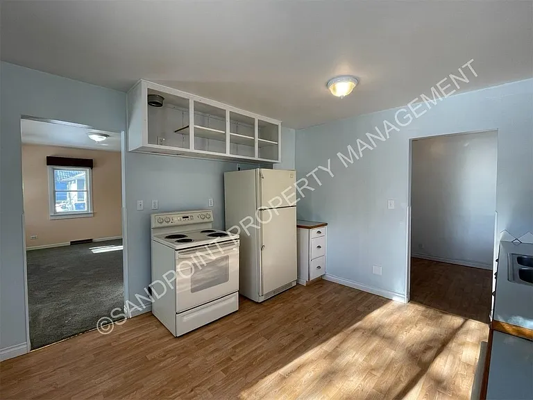 920 Larch St — Photo 10