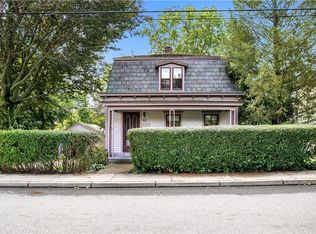 82 Spring St, East Greenwich, RI 02818