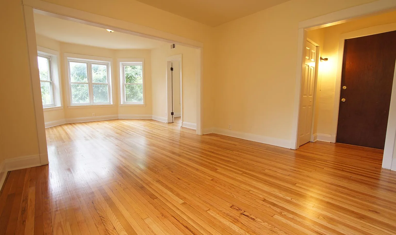 3 bed, $2,695 — Photo 3