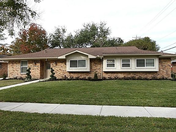 Renovated 4 Bedroom Westbury Masterpiece!